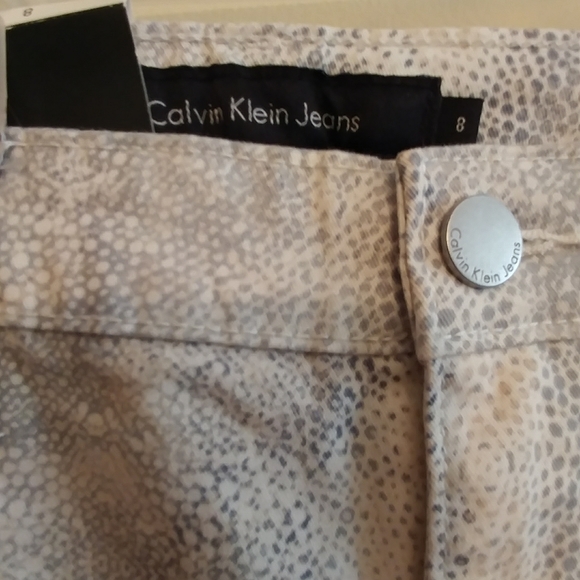 NWT Calvin Klein White and Gray Print Jeans - Picture 5 of 9